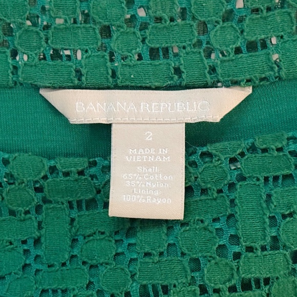 Banana Republic Emerald Green Eyelet Lace Dress, 3/4 sleeve.. Size 2 - Picture 3 of 6